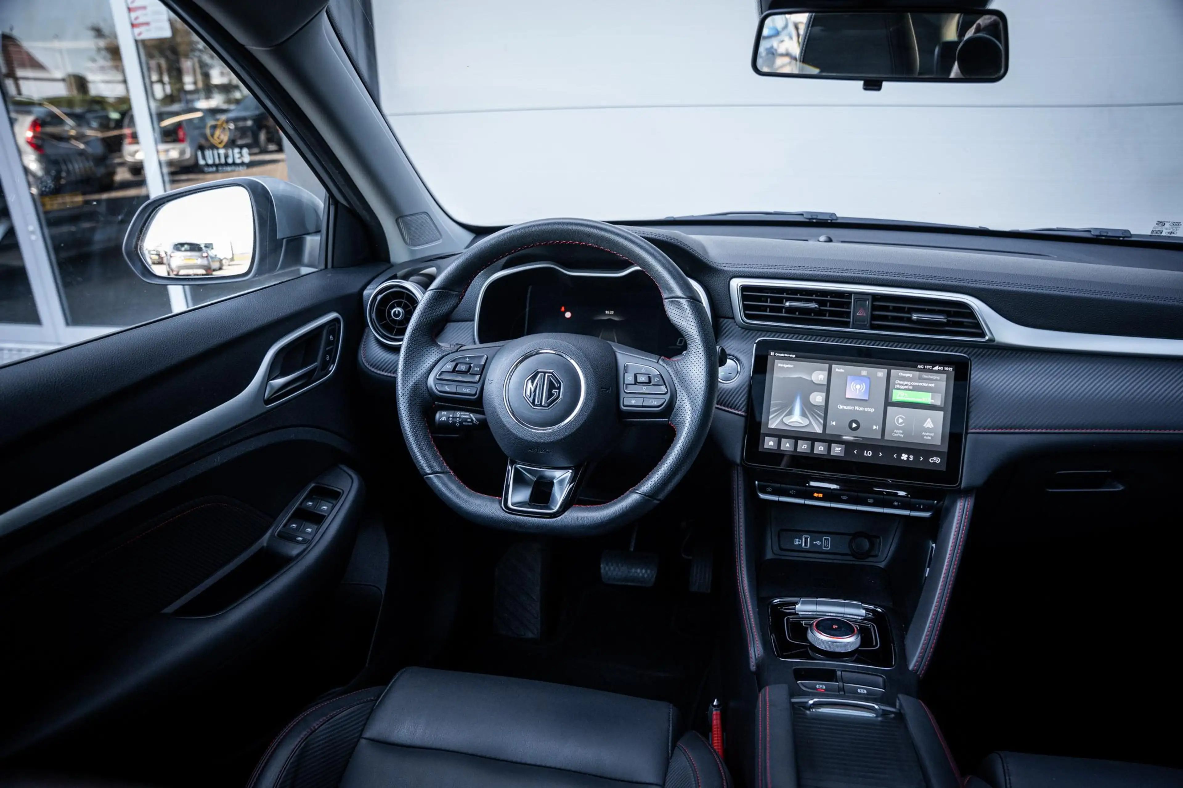 MG ZS EV Long Range Luxury 70 kWh Org.NL|1e-eig.|Pano-da — photo 41