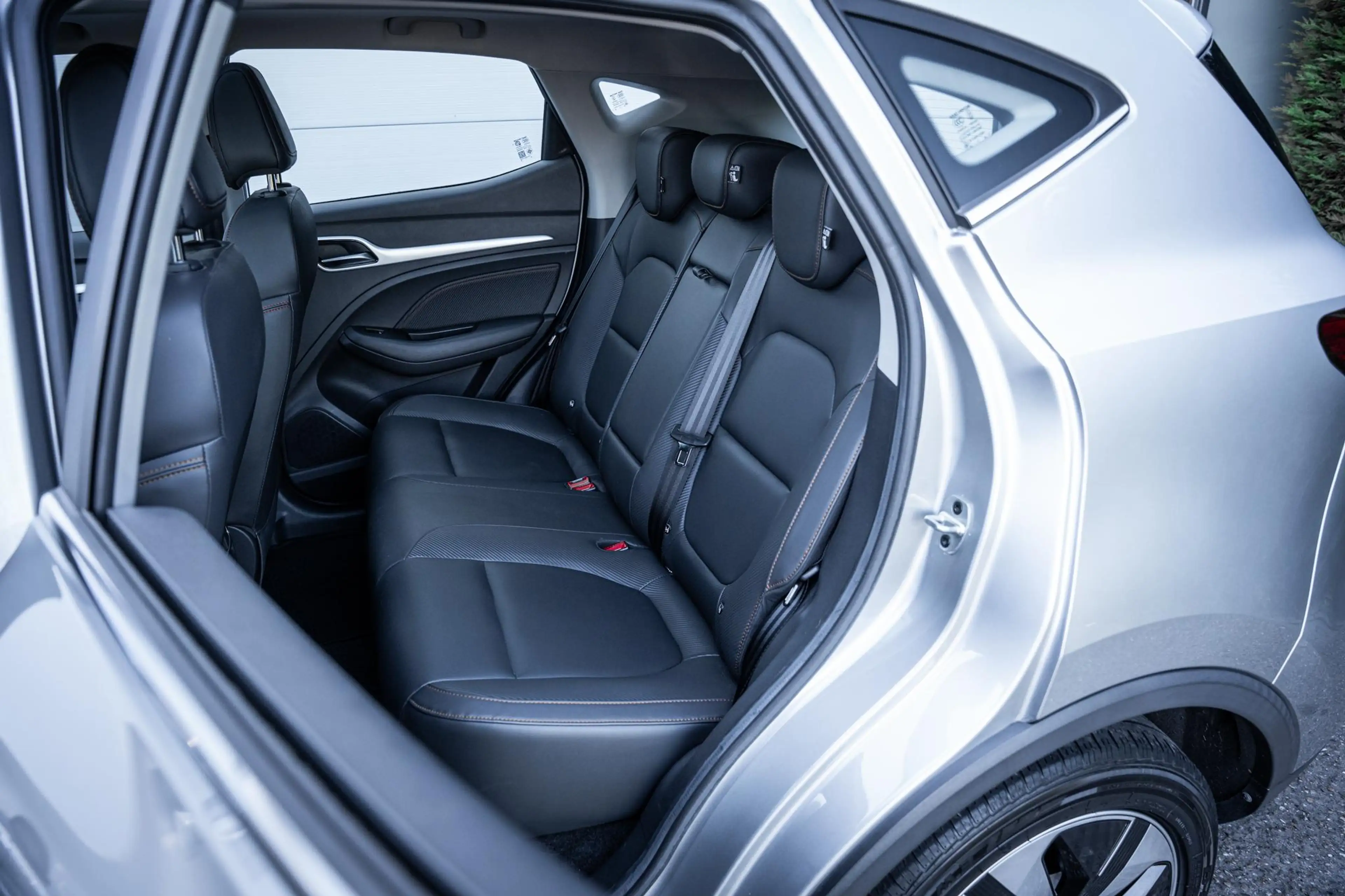 MG ZS EV Long Range Luxury 70 kWh Org.NL|1e-eig.|Pano-da — photo 5