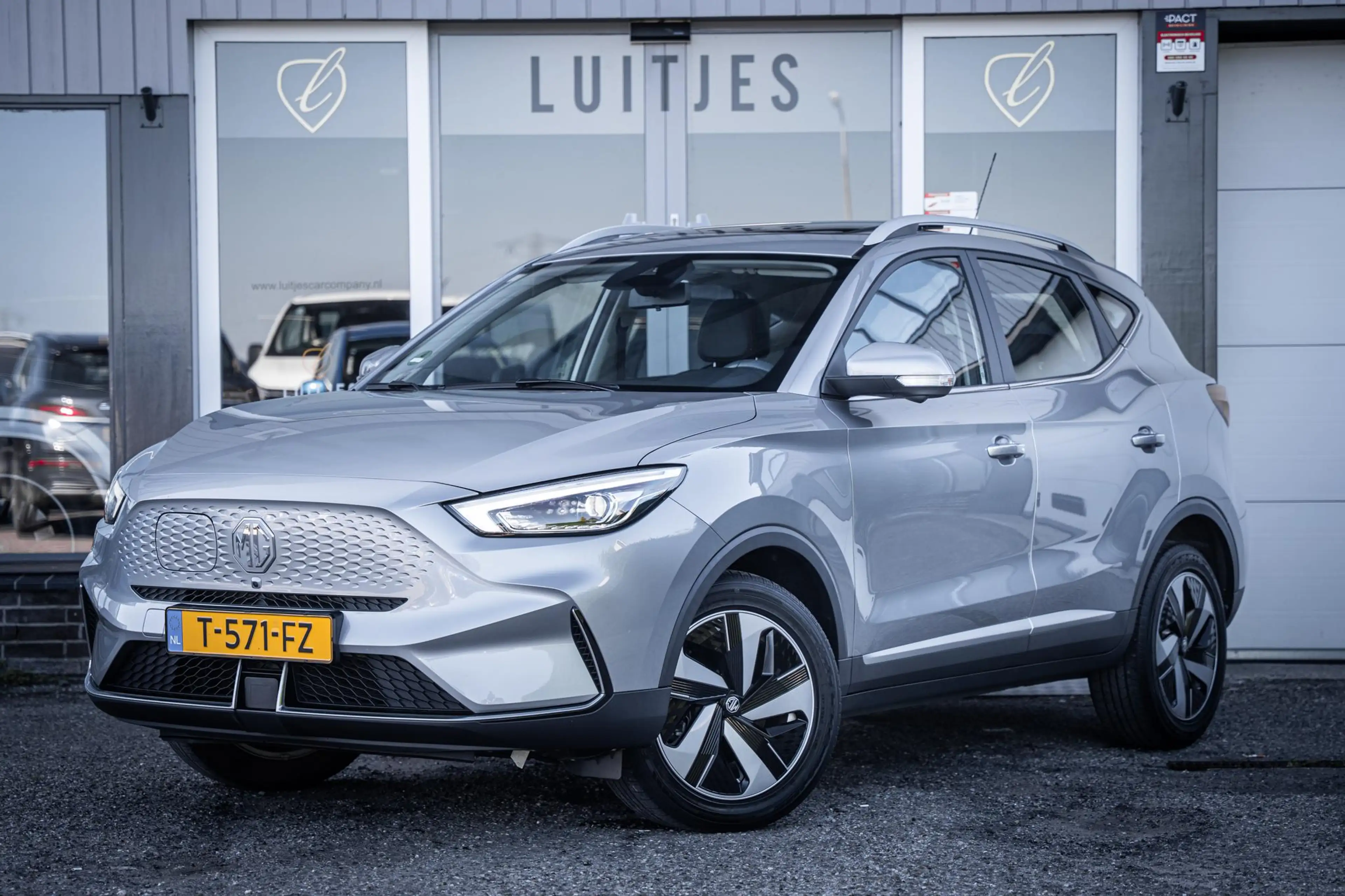 MG ZS EV Long Range Luxury 70 kWh Org.NL|1e-eig.|Pano-da — photo 16