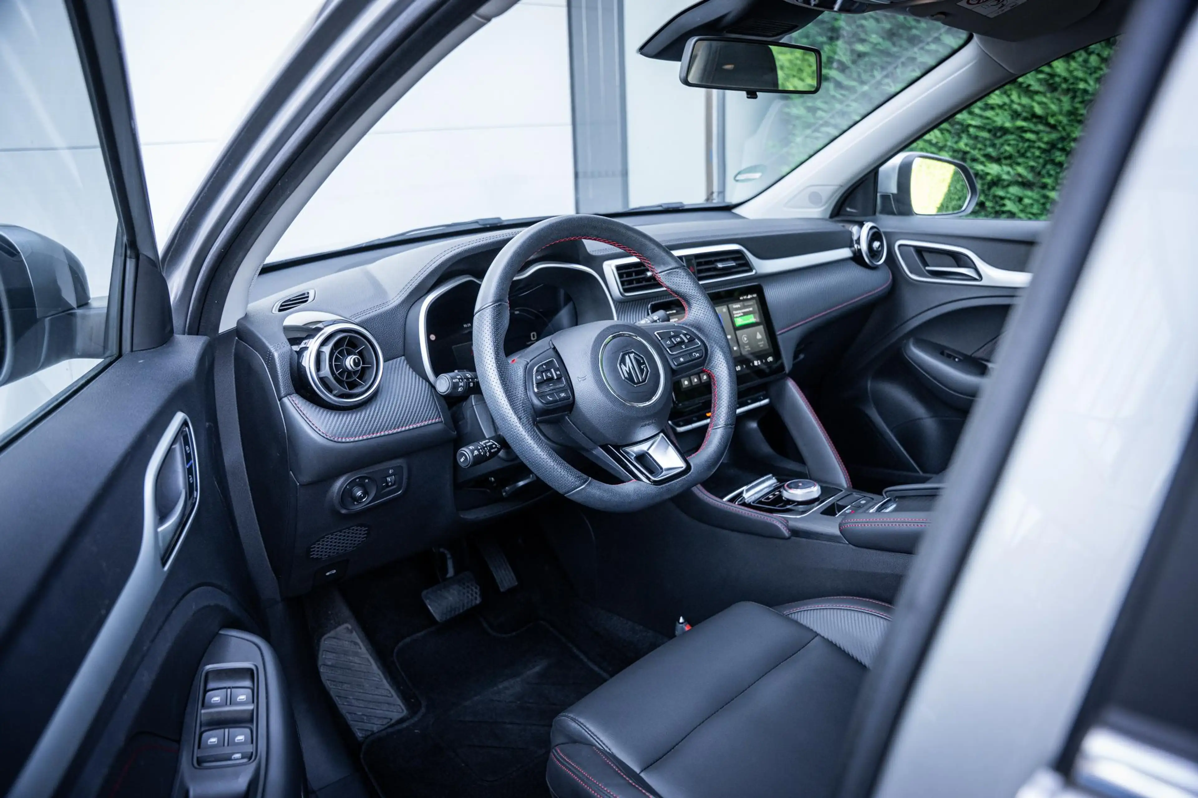 MG ZS EV Long Range Luxury 70 kWh Org.NL|1e-eig.|Pano-da — photo 3