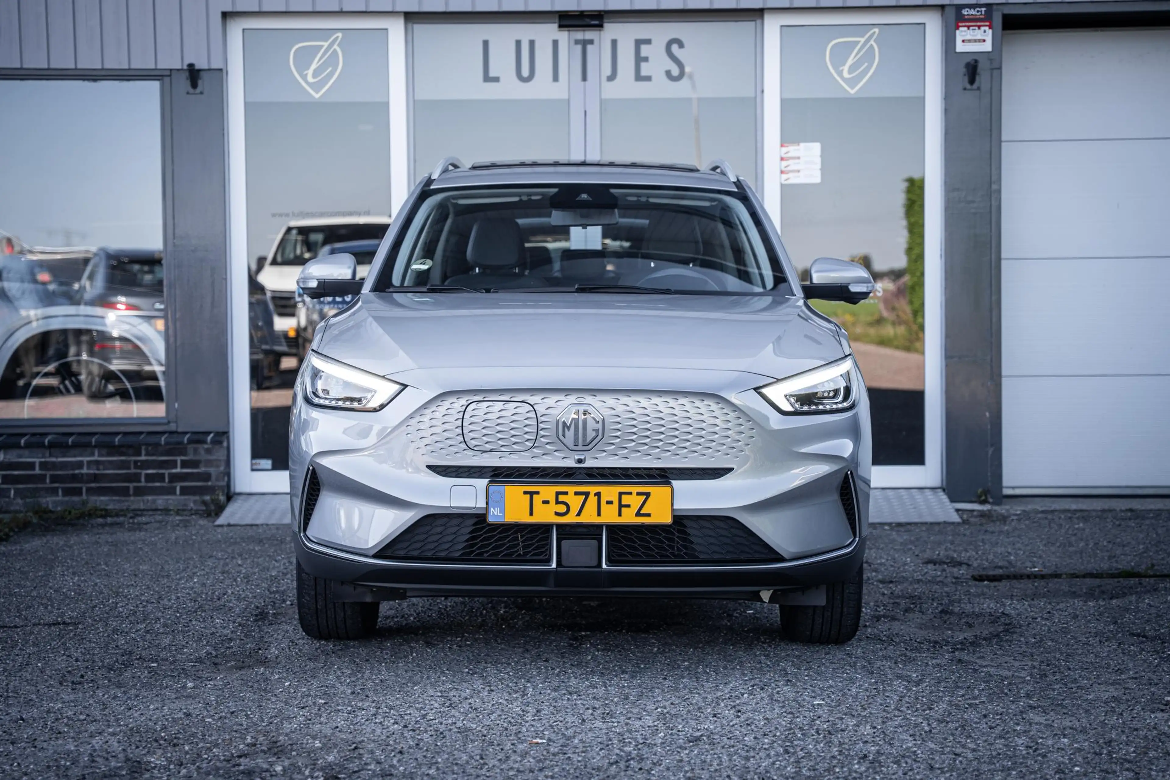 MG ZS EV Long Range Luxury 70 kWh Org.NL|1e-eig.|Pano-da — photo 6