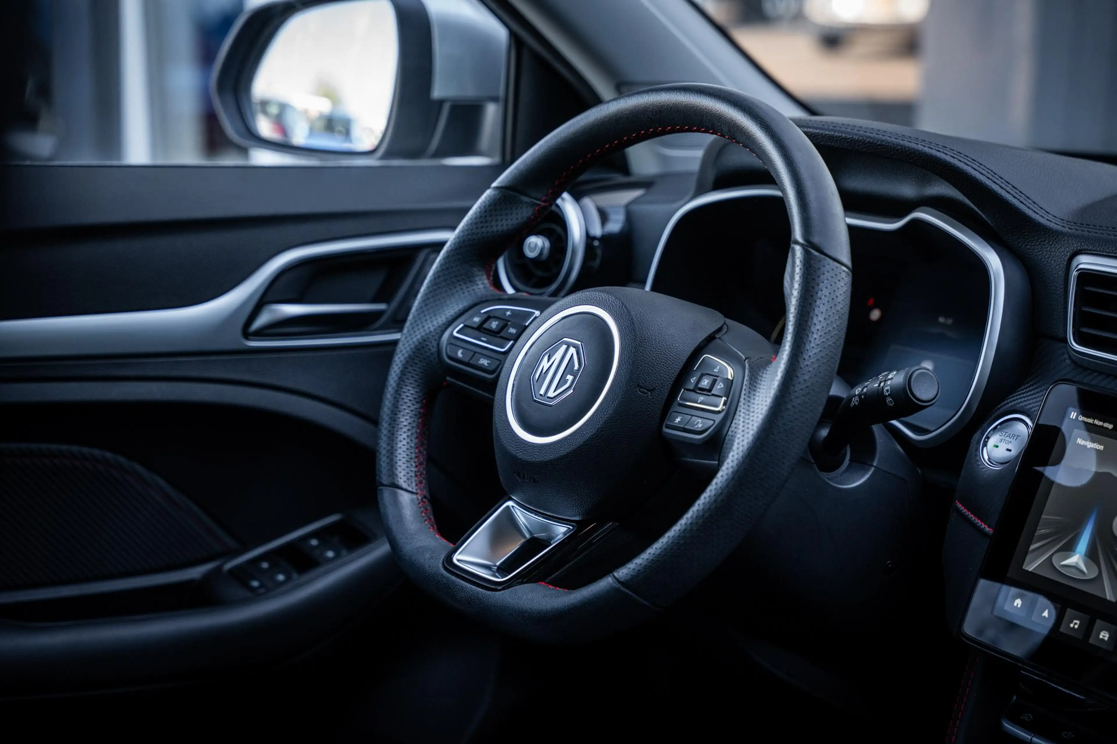 MG ZS EV Long Range Luxury 70 kWh Org.NL|1e-eig.|Pano-da — photo 36