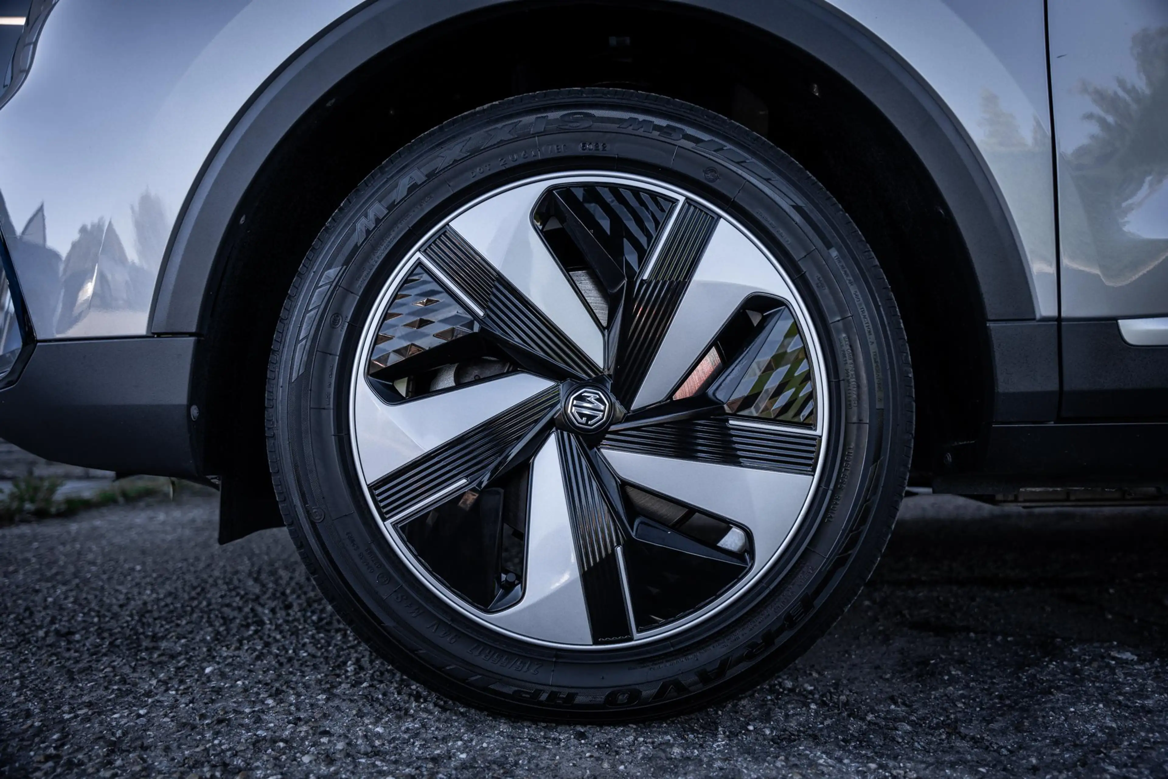 MG ZS EV Long Range Luxury 70 kWh Org.NL|1e-eig.|Pano-da — photo 14