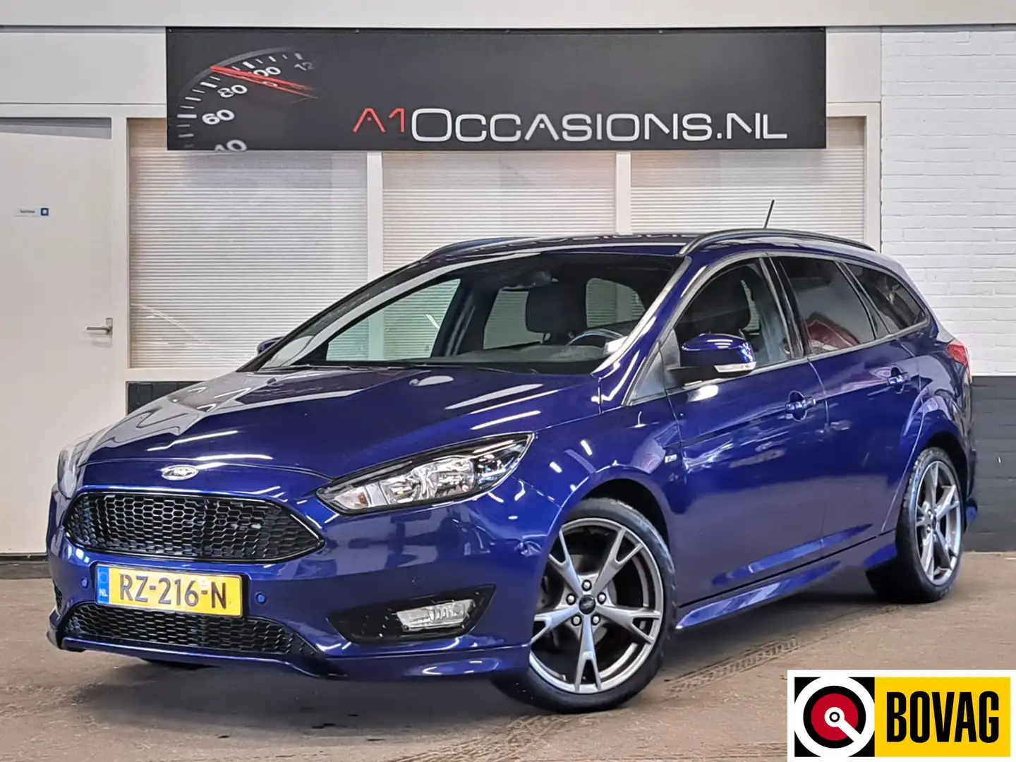 Ford Focus Wagon 1.0 ST-Line + NAVI Blau - 1