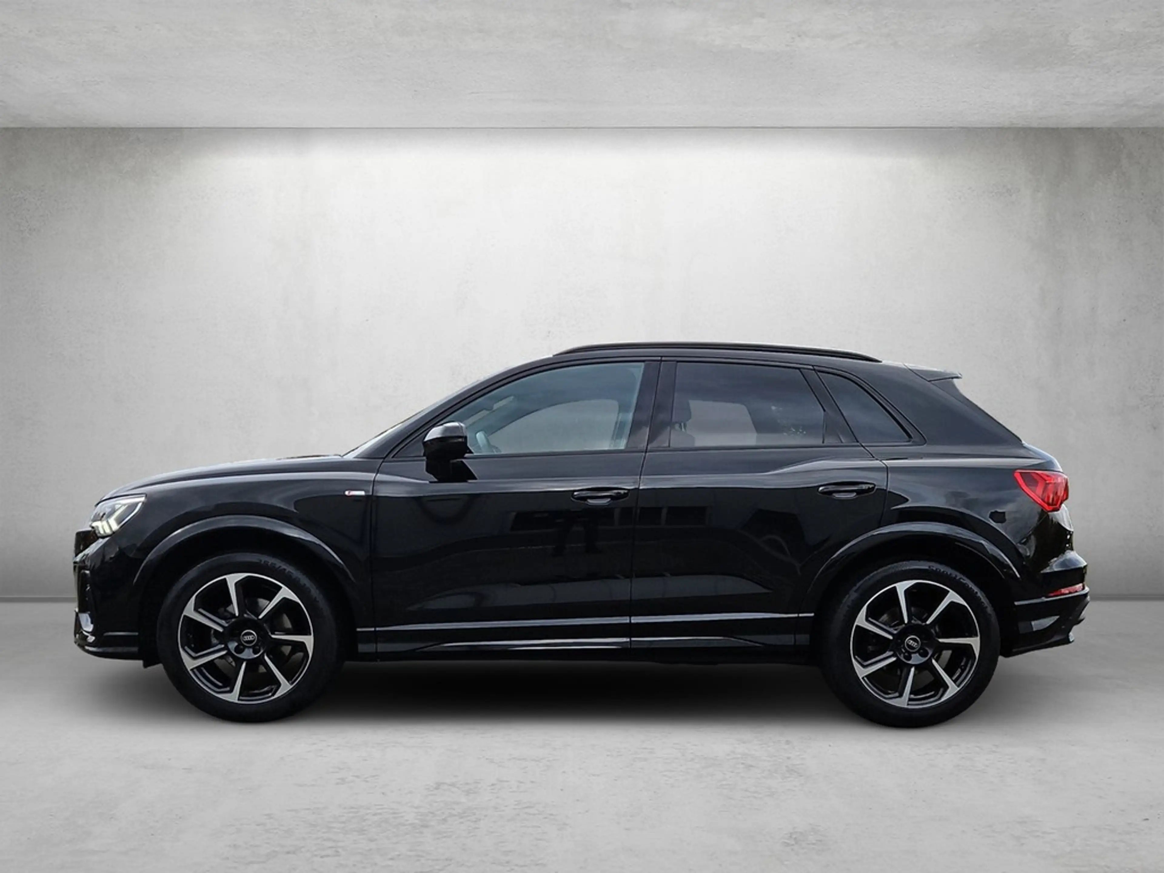 Audi Q3 S line 35 TFSI S tronic *Navi*Matrix*Kamera* — photo 2