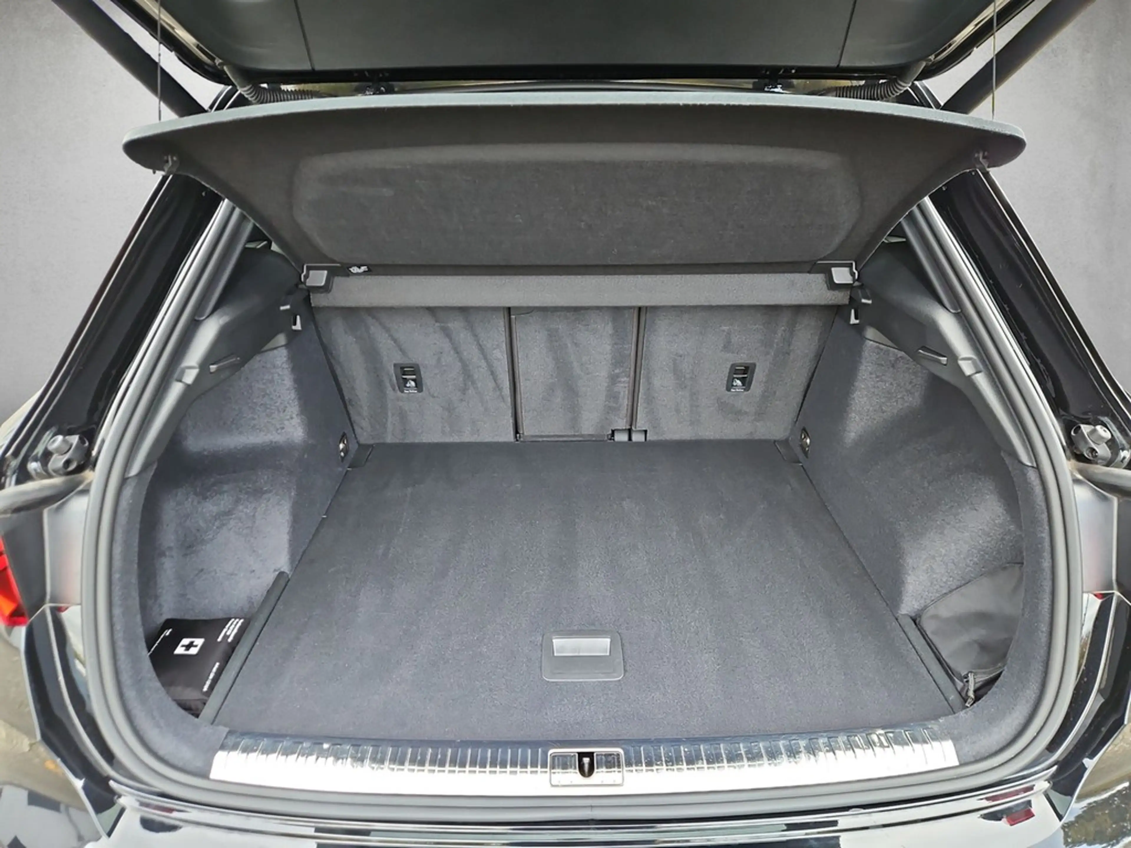 Audi Q3 S line 35 TFSI S tronic *Navi*Matrix*Kamera* — photo 5