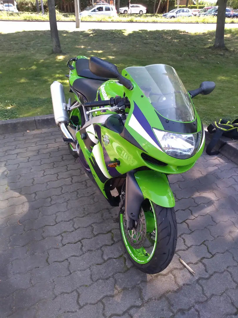 Kawasaki ZX 600 Yeşil - 1