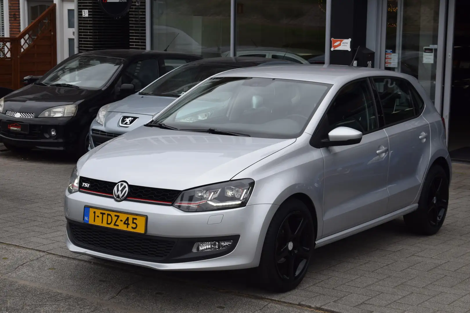 Volkswagen Polo 1.2 TSI Edition+ AUT 7 PARKEERSENSOR STOELVERW. Gris - 2