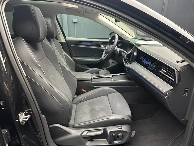 Volkswagen Passat view 11