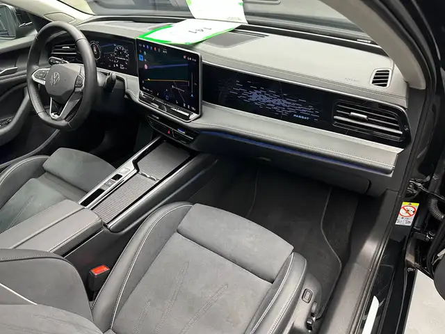 Volkswagen Passat view 12