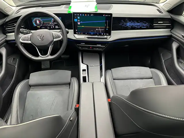 Volkswagen Passat view 13