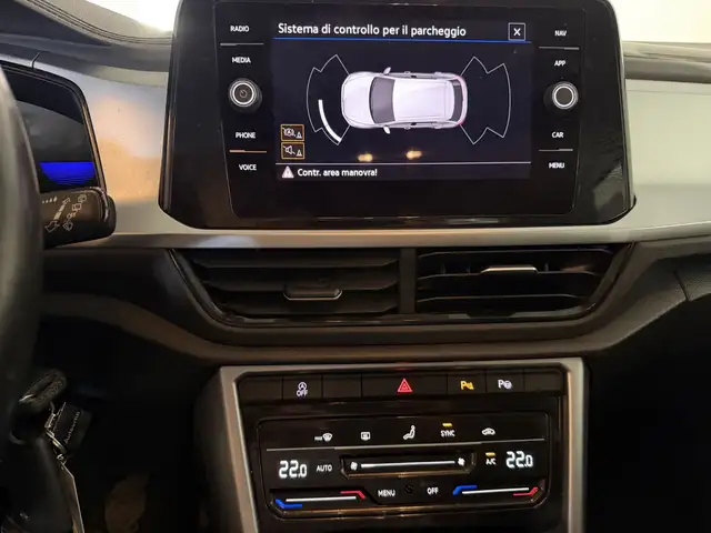 Volkswagen T-Roc view 13