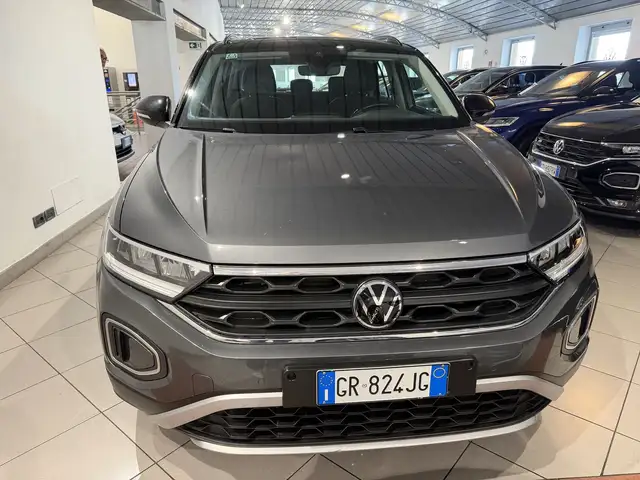 Volkswagen T-Roc view 7