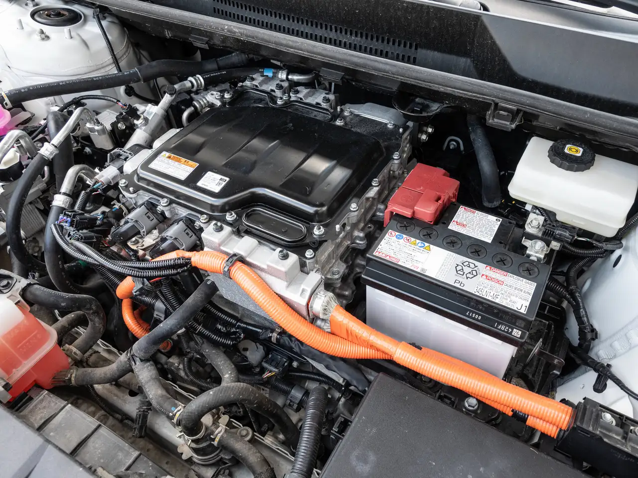 Toyota bZ4X снимка Toyota bZ4X