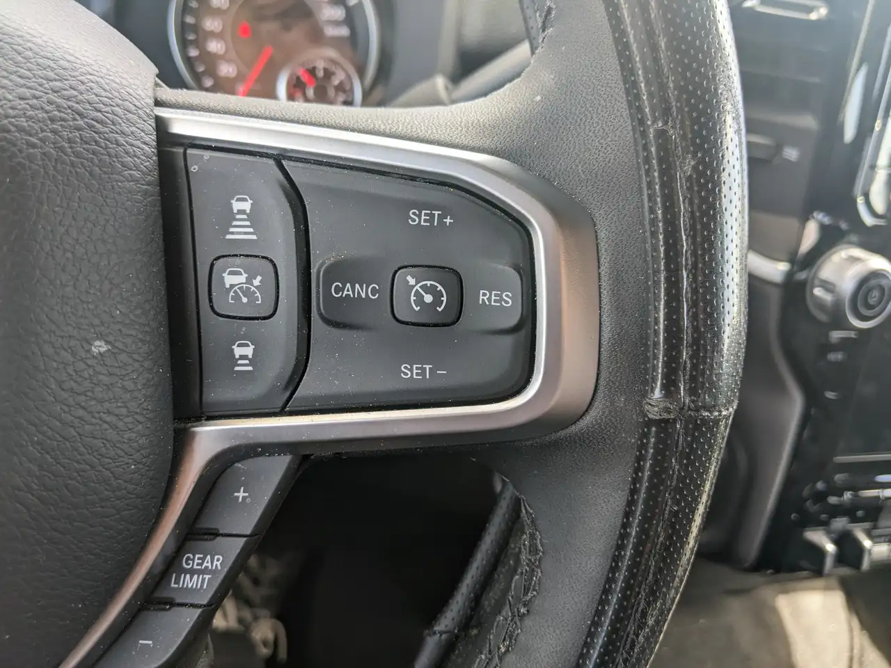 RAM 3500 снимка RAM 3500