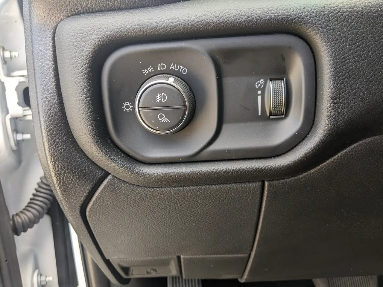 RAM 3500 снимка RAM 3500