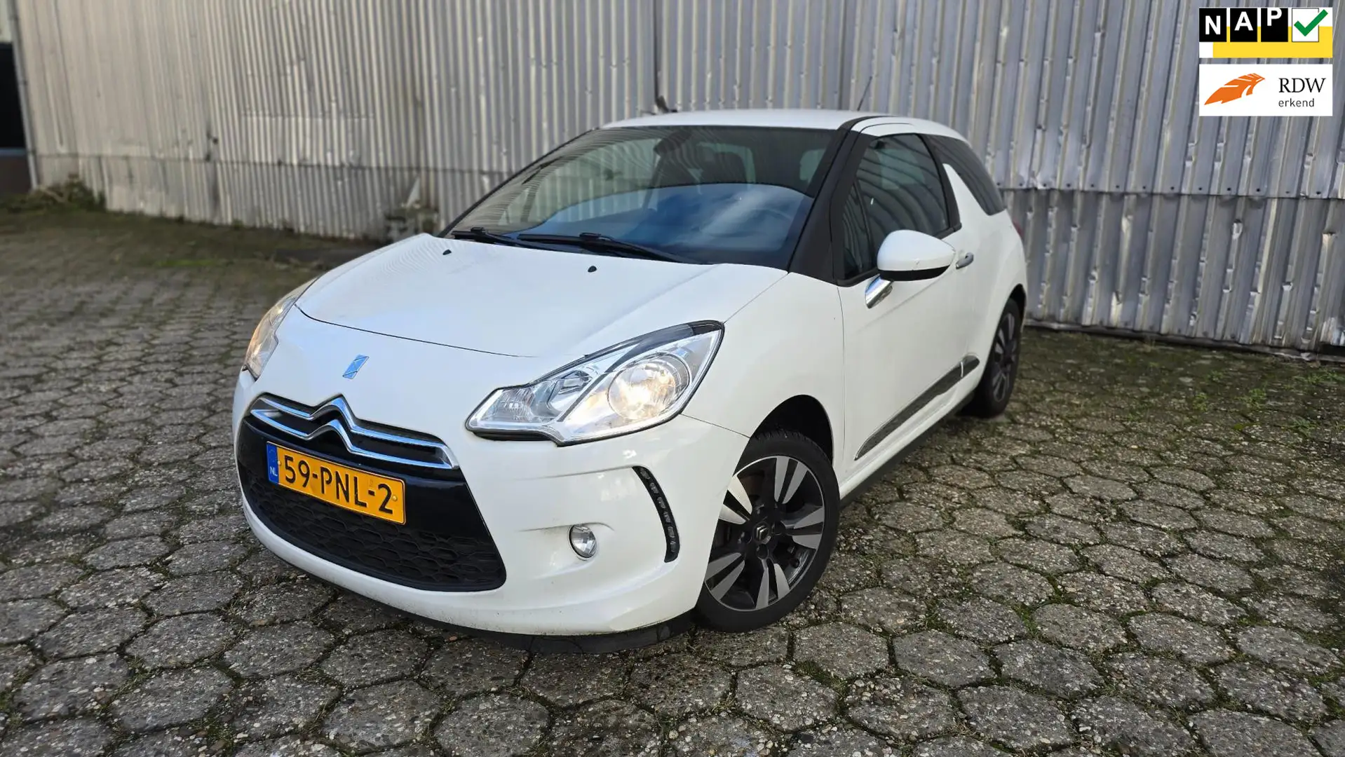 Citroen DS3 1.6 So Chic in White Blanc - 1