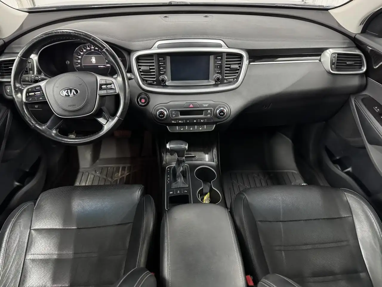 Kia Sorento снимка Kia Sorento