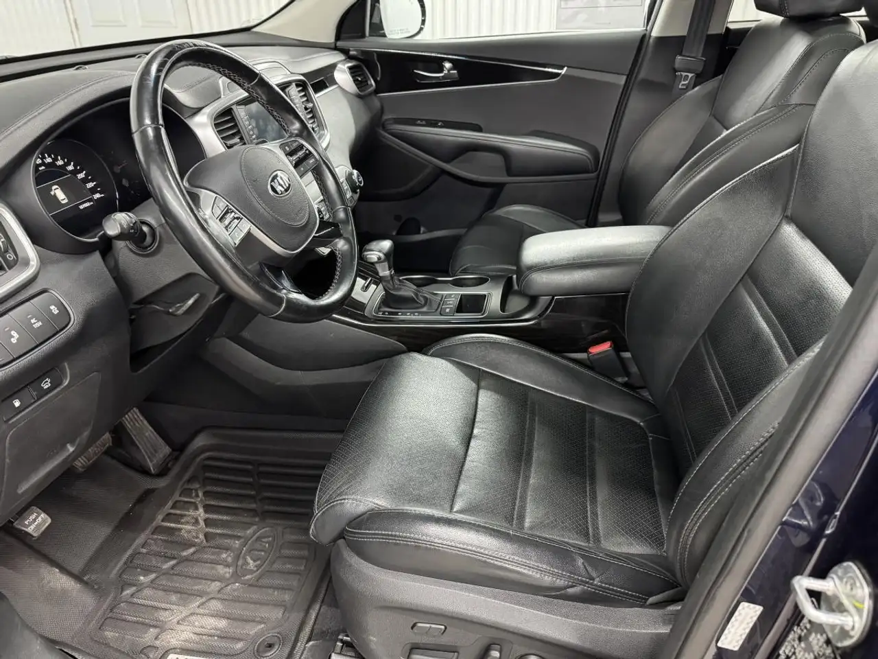Kia Sorento снимка Kia Sorento