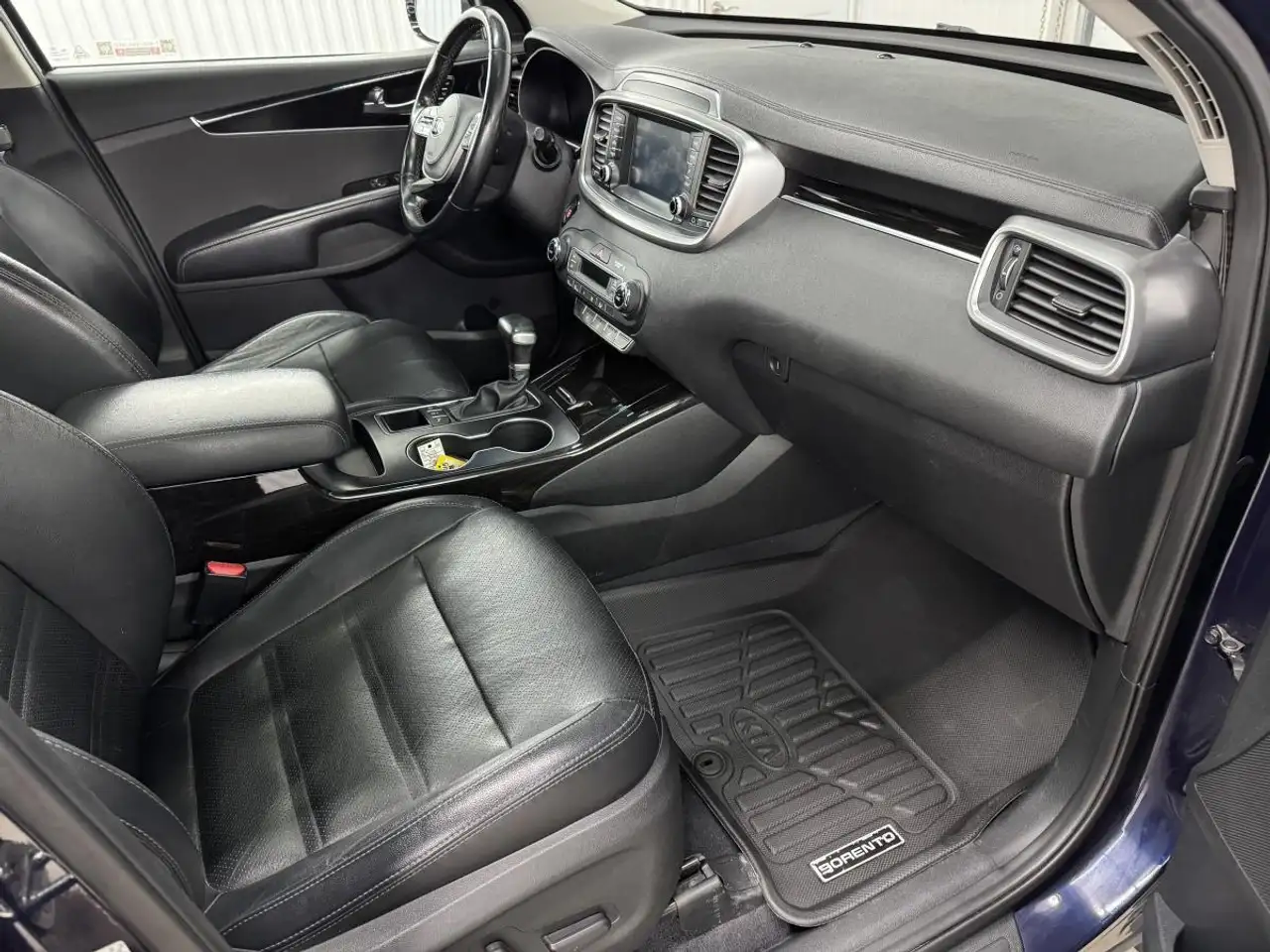 Kia Sorento снимка Kia Sorento