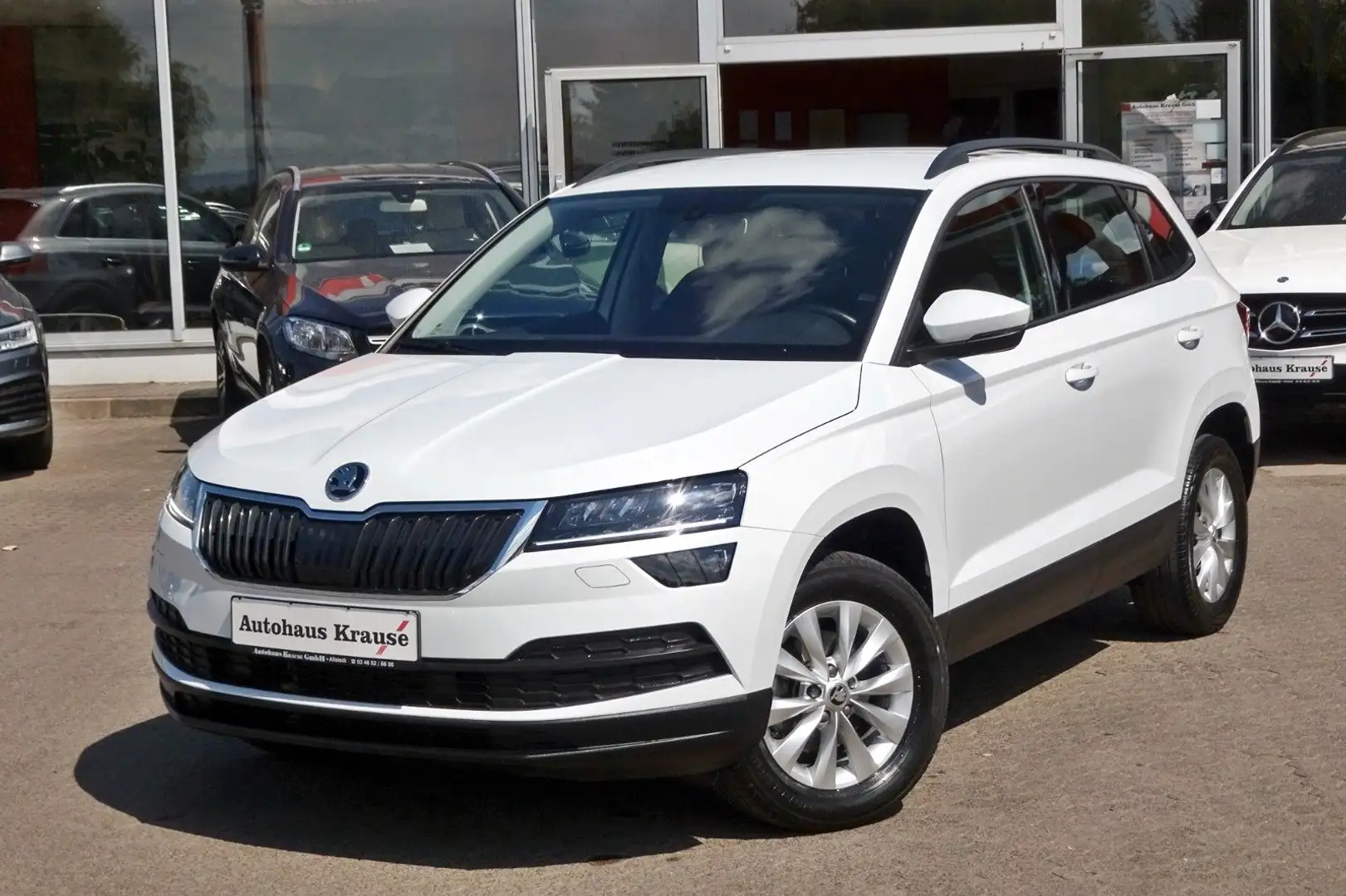 Skoda Karoq 1.5TSI-AHK/BEH SCHEIBE/DAB/LED/NAVI/PDC/SH Weiß - 2