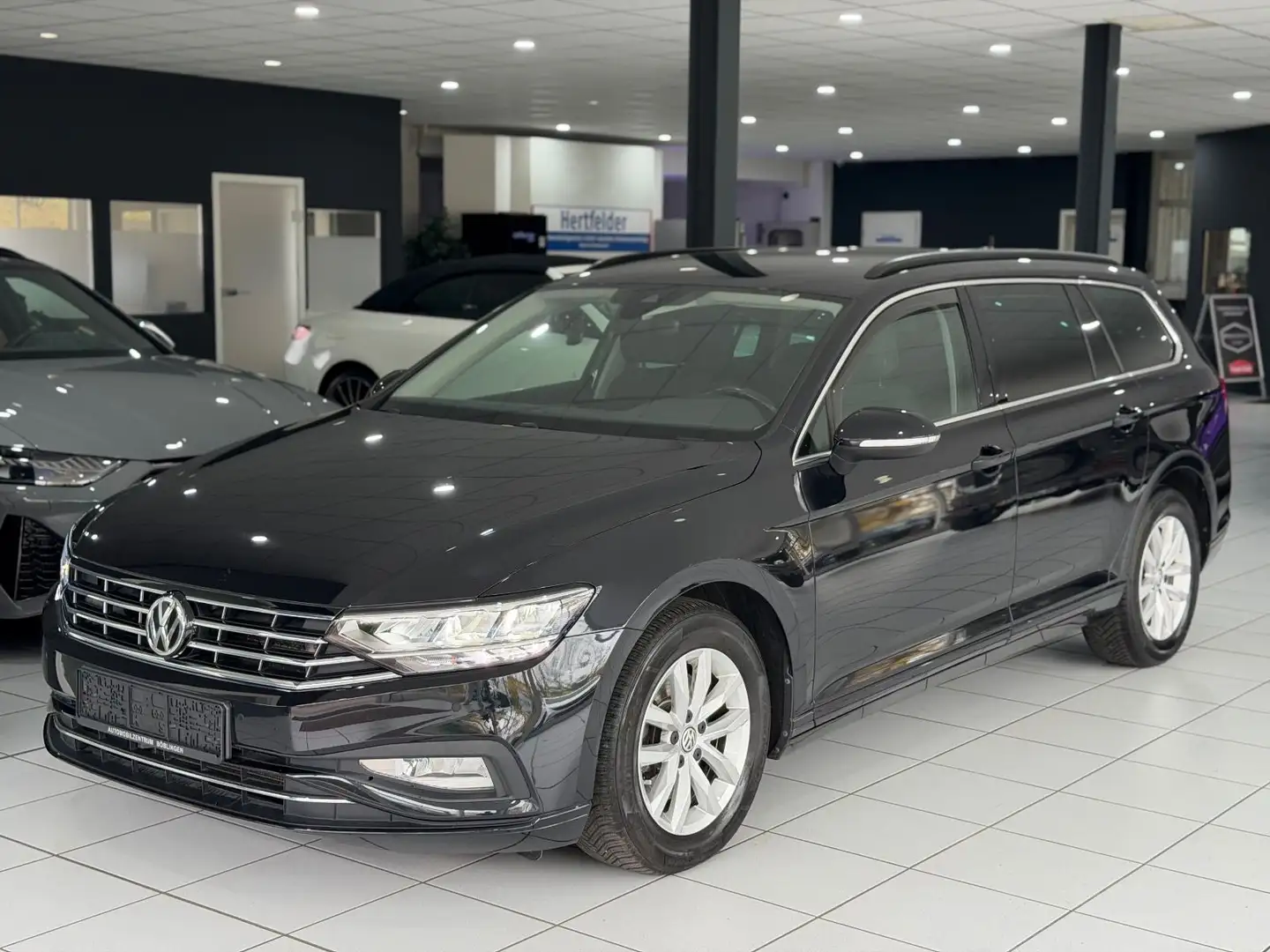Volkswagen Passat Variant Business*AUTOMATIK*AHK*LED*ACC* Noir - 1
