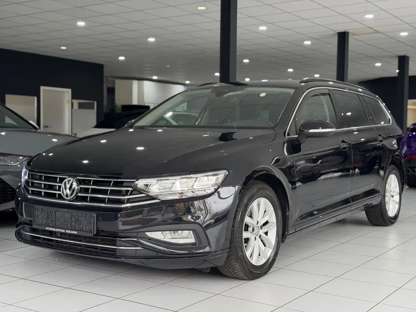 Volkswagen Passat Variant Business*AUTOMATIK*AHK*LED*ACC* Noir - 2