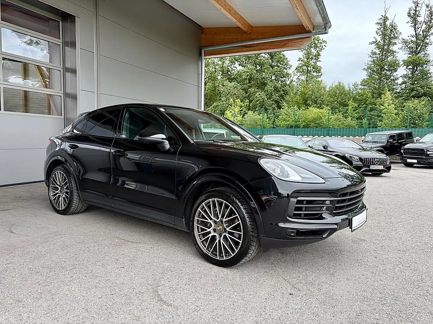 Porsche Cayenne Coupe E-Hybrid Platinum Edition Aut. Schwarz - 2