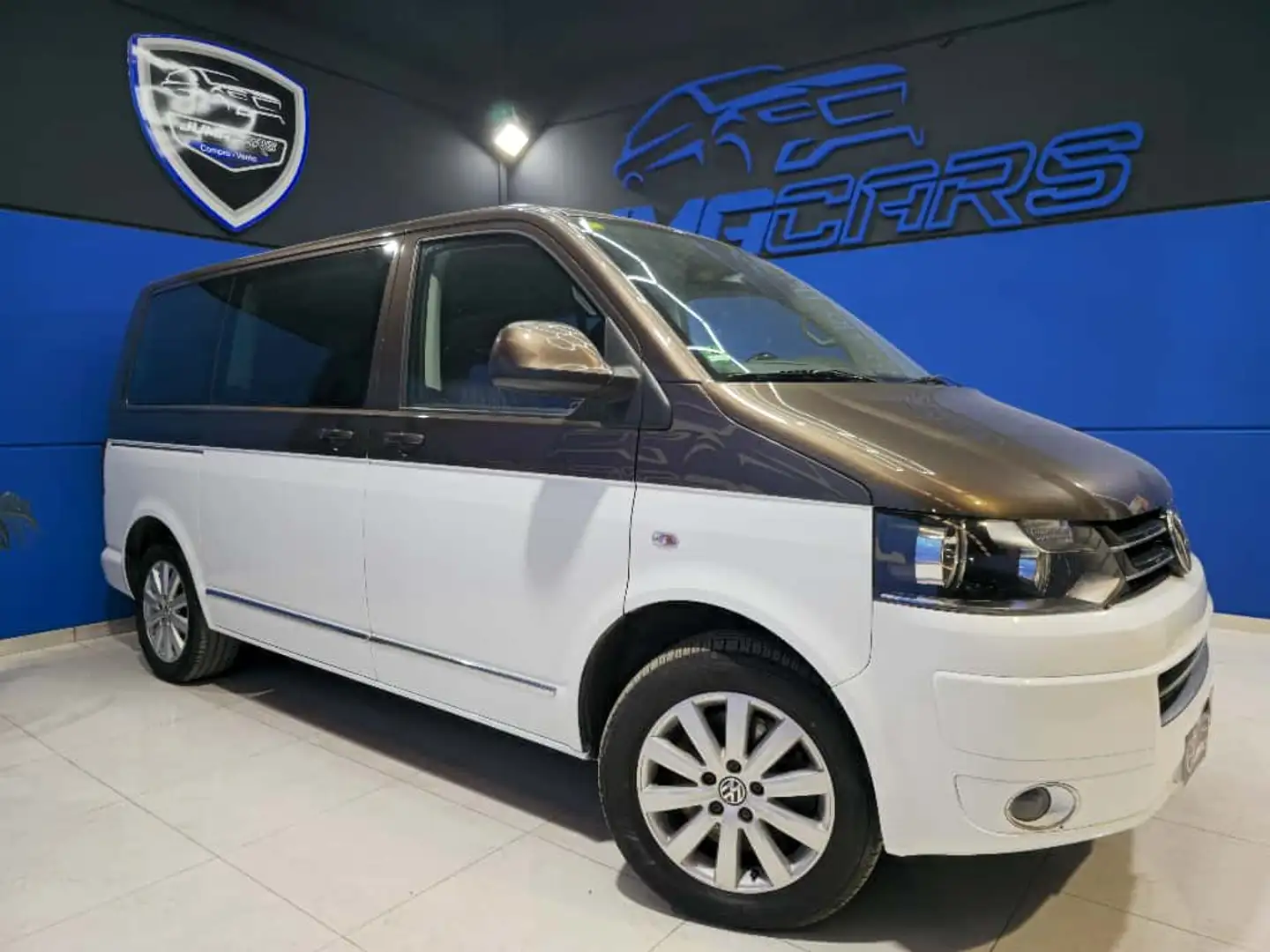 Volkswagen Multivan 2.0TDI Highline 4M 140 Blanco - 1