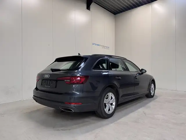 Audi A4 view 3