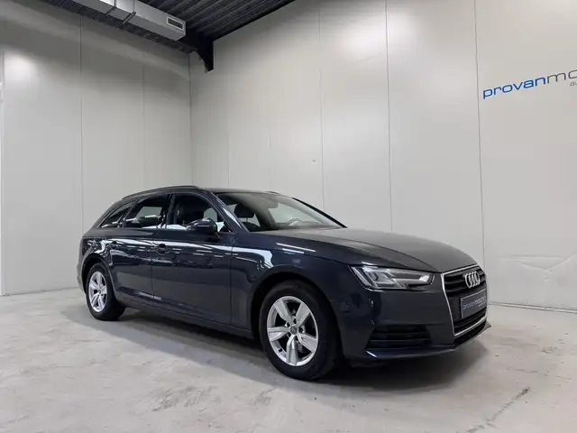 Audi A4 view 5