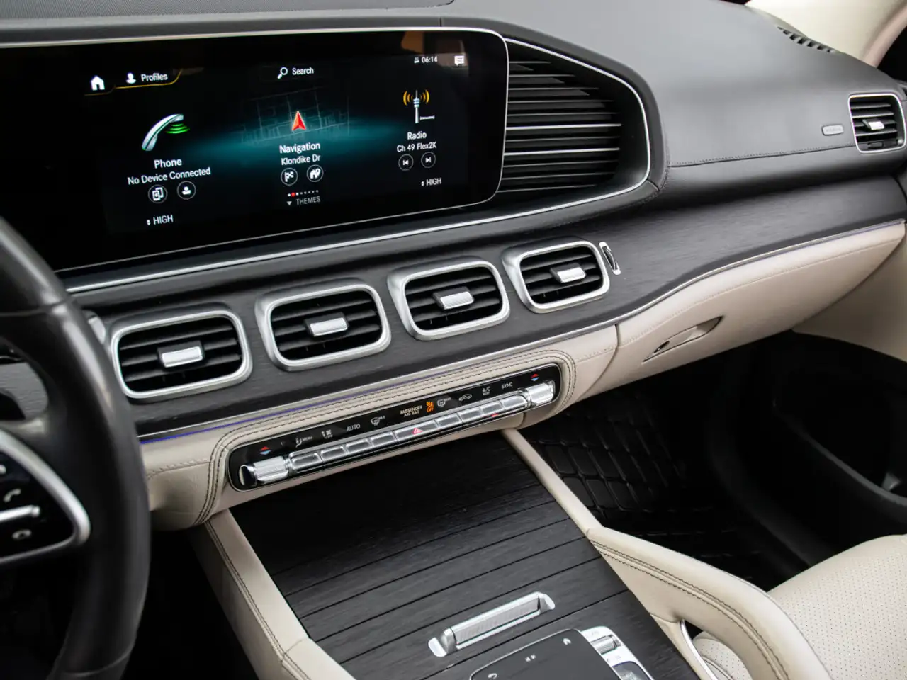 Mercedes-Benz GLE снимка Mercedes-Benz GLE