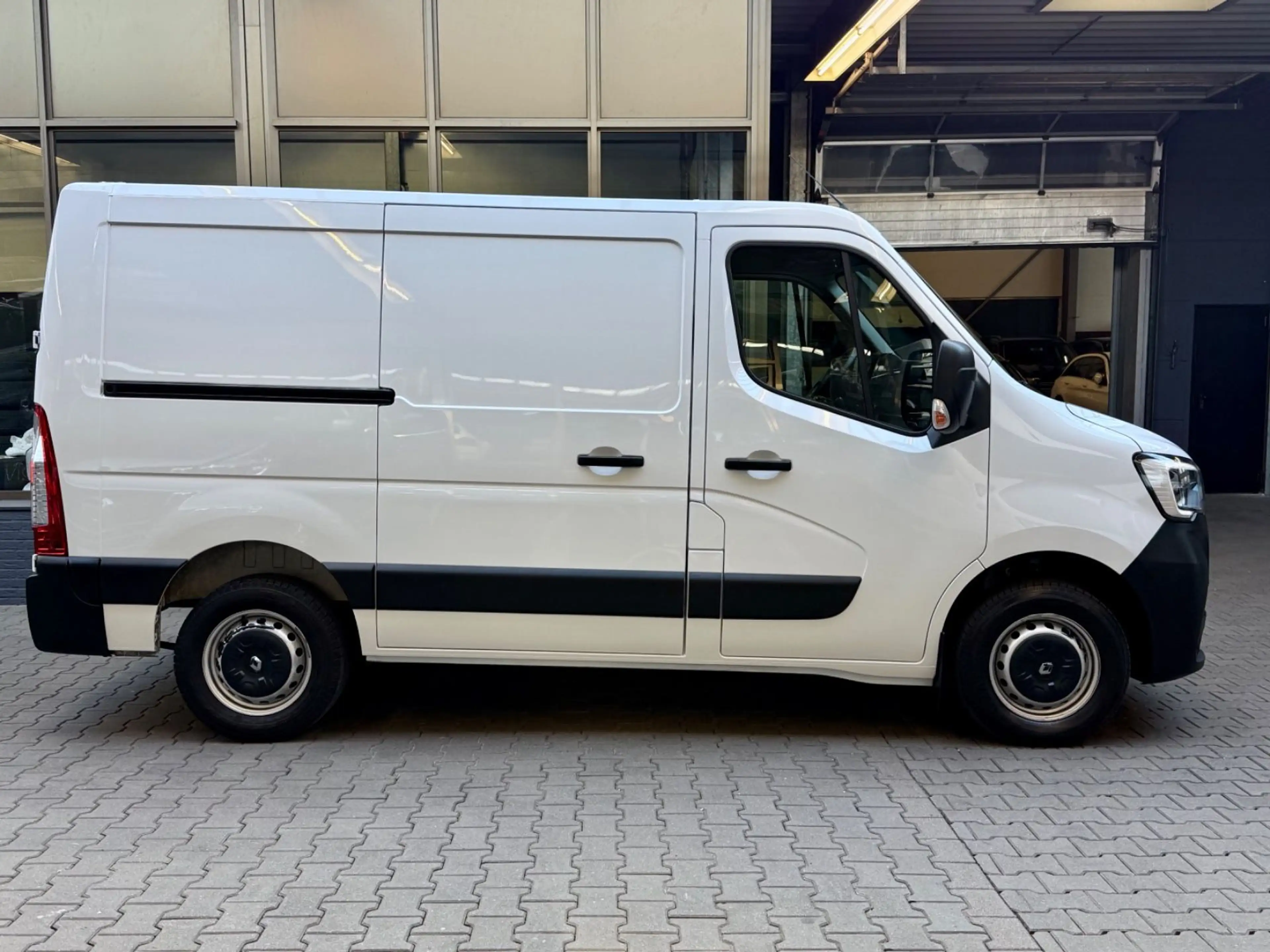 Renault Master 2.3 D L1H1 3,3t KLIMA 3SITZE PDC TEMPOMAT — photo 15