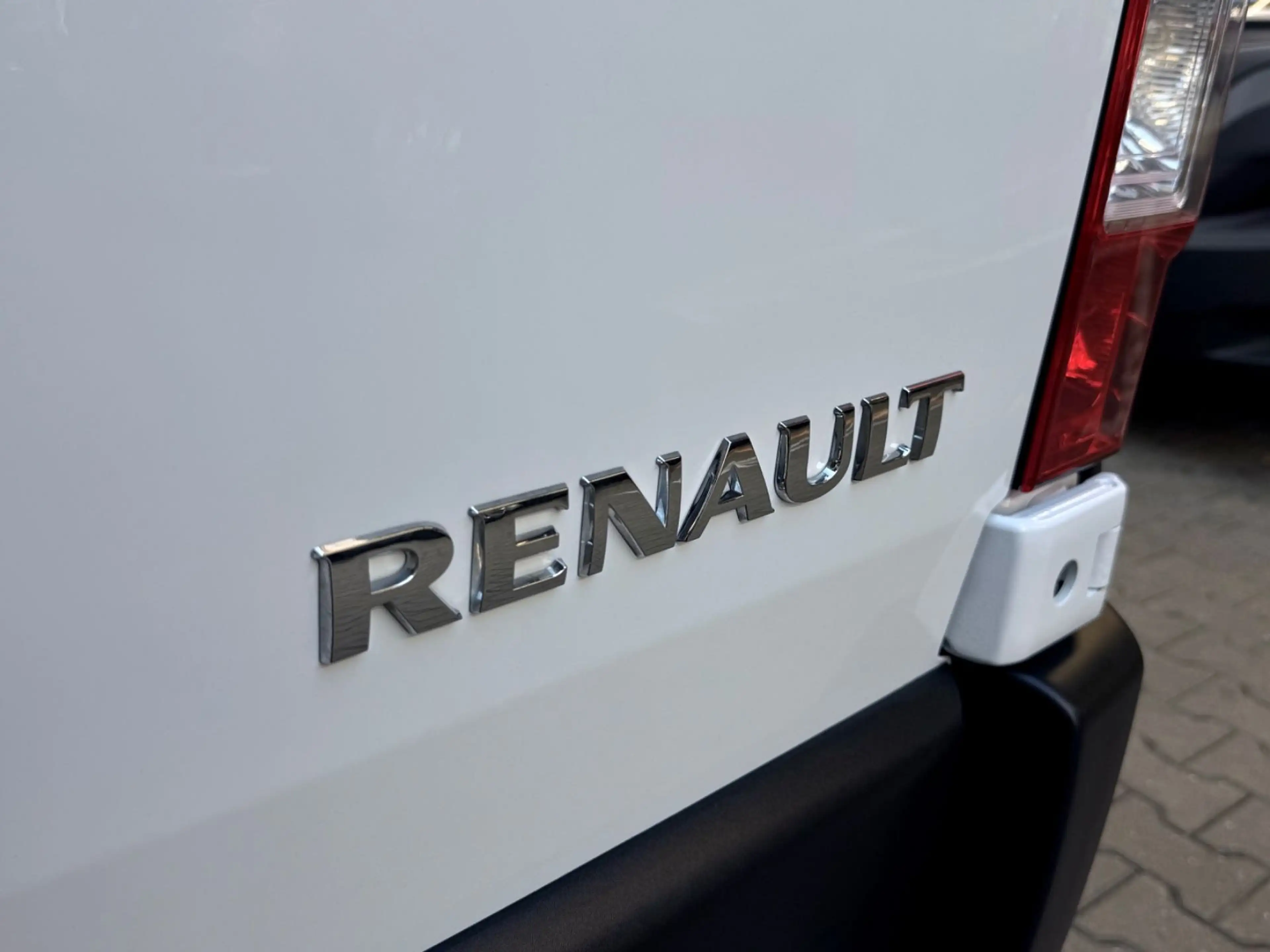 Renault Master 2.3 D L1H1 3,3t KLIMA 3SITZE PDC TEMPOMAT — photo 14
