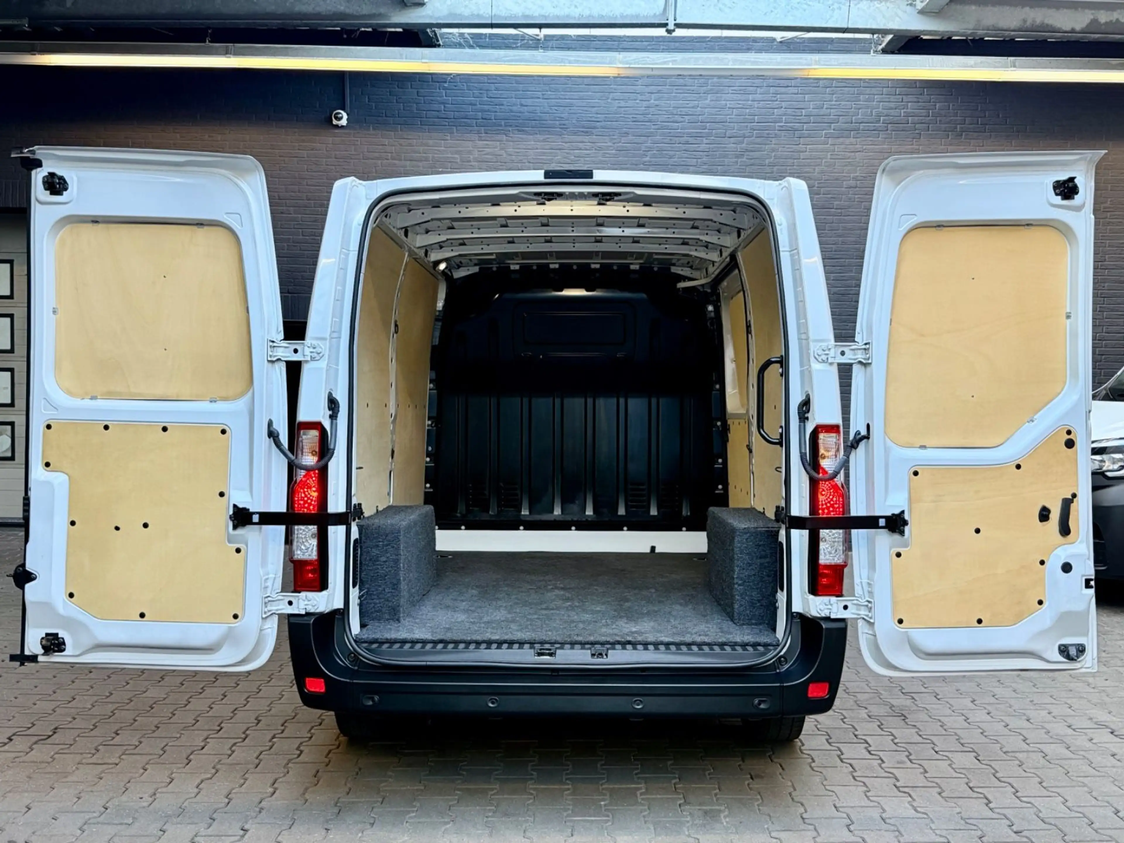 Renault Master 2.3 D L1H1 3,3t KLIMA 3SITZE PDC TEMPOMAT — photo 11