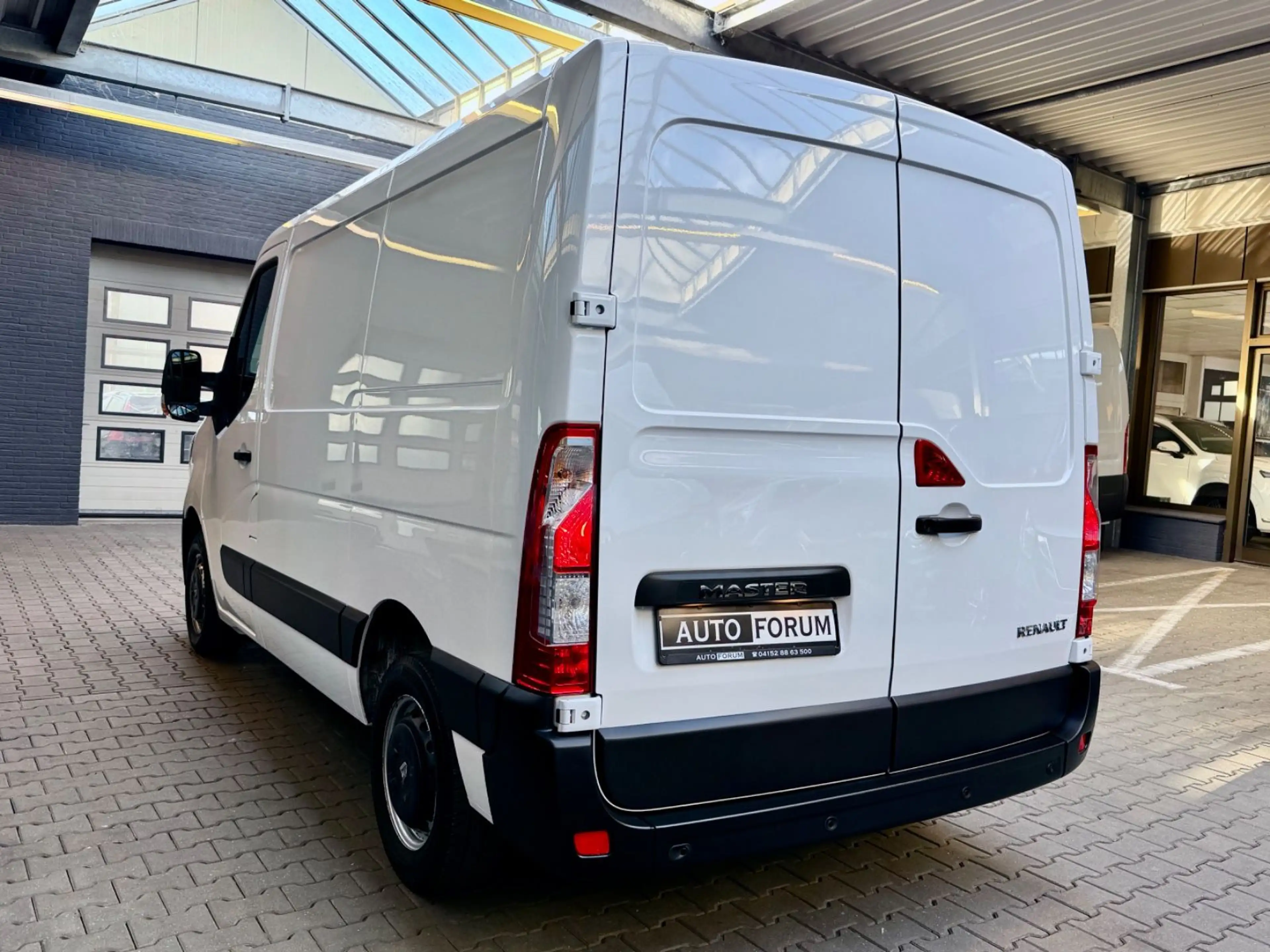 Renault Master 2.3 D L1H1 3,3t KLIMA 3SITZE PDC TEMPOMAT — photo 8