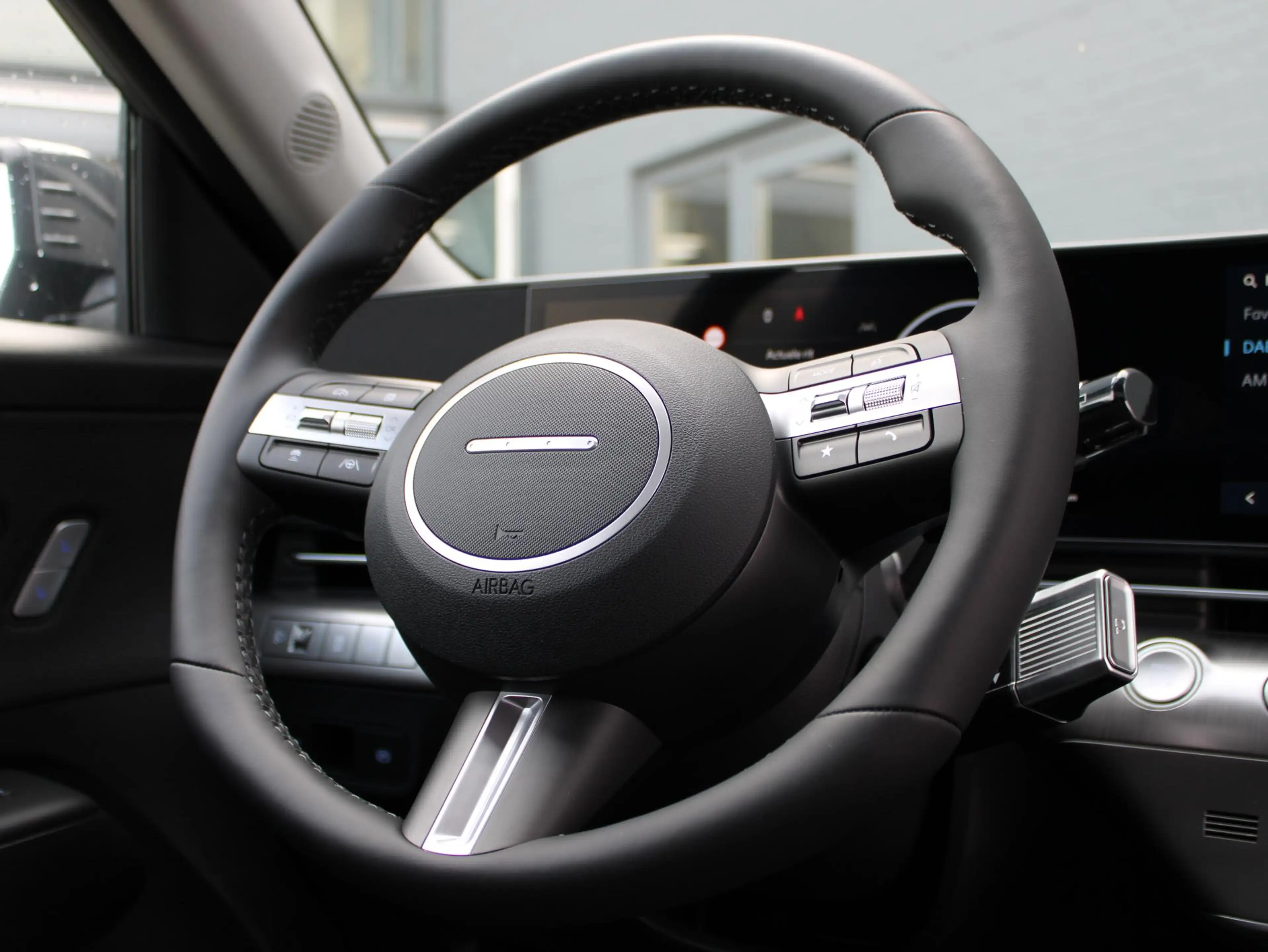 Hyundai KONA 1.6 GDI HEV Premium Sky — photo 14