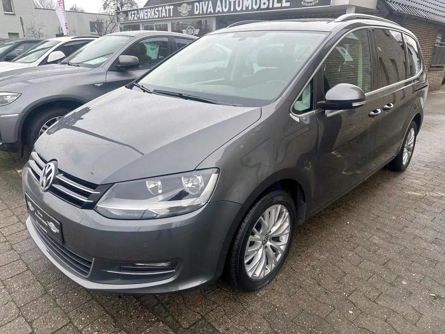 Volkswagen Sharan 2.0 TDI Highline BMT Automatik, 7Sitzer Gris - 1
