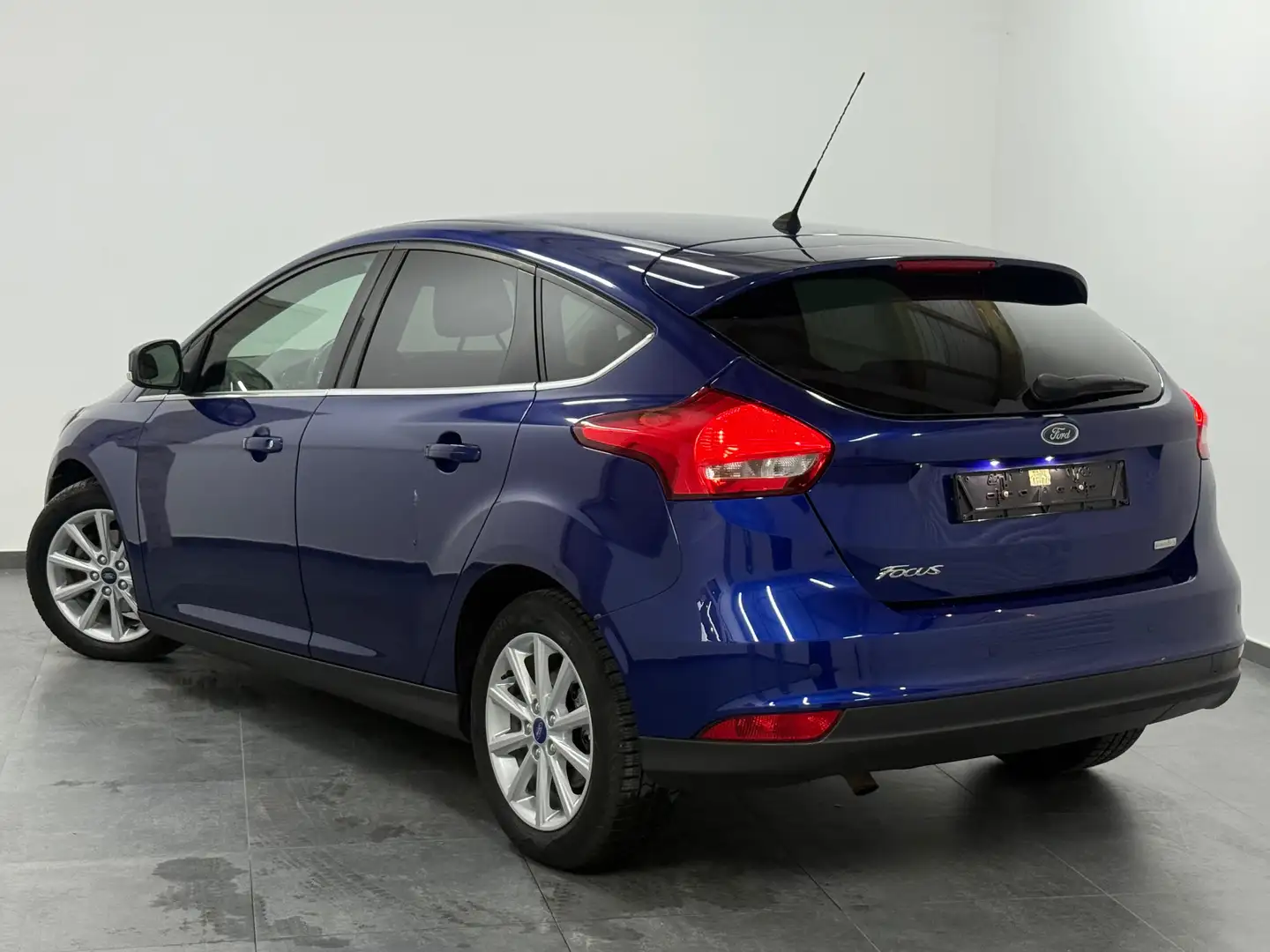 Ford Focus 1.0i Euro6b - Airco - Carnet Blau - 2