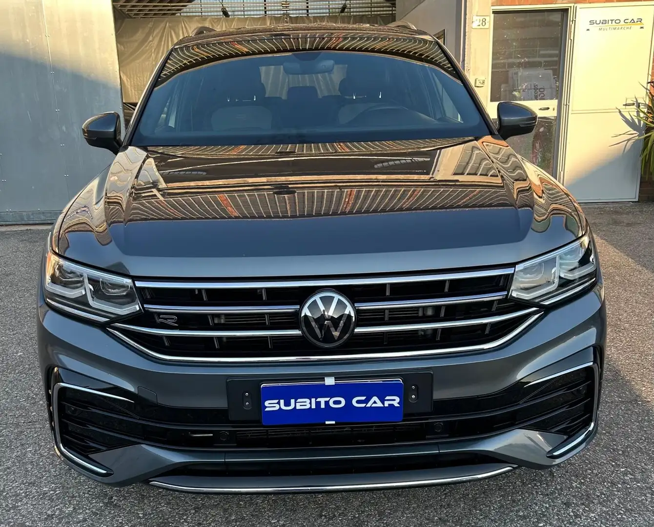 Volkswagen Tiguan Allspace Allspace 2.0 tdi R-Line 4motion 200cv 7p. dsg Gris - 2