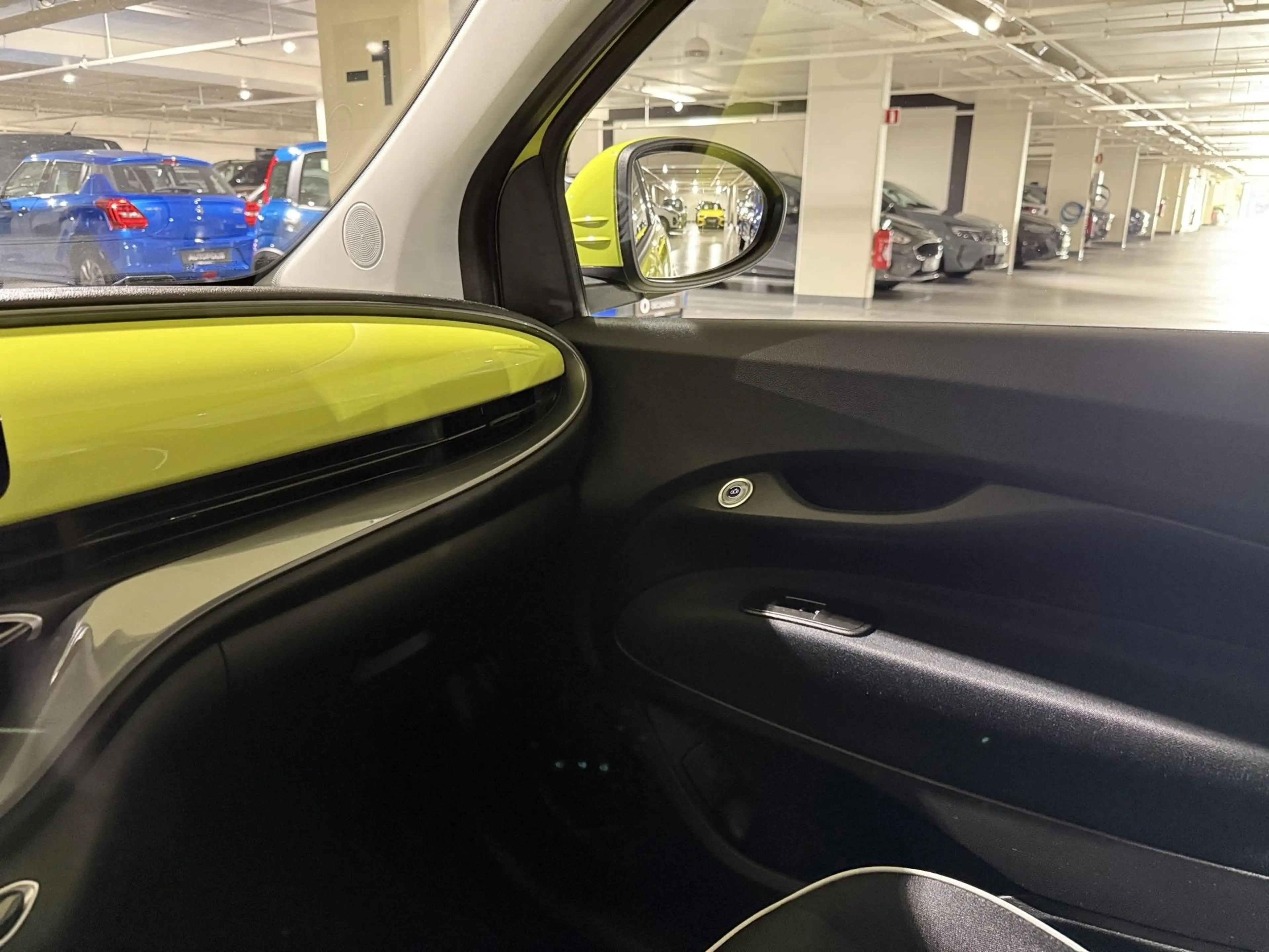 Fiat 500e 500e 24 kWh LIMO — photo 9