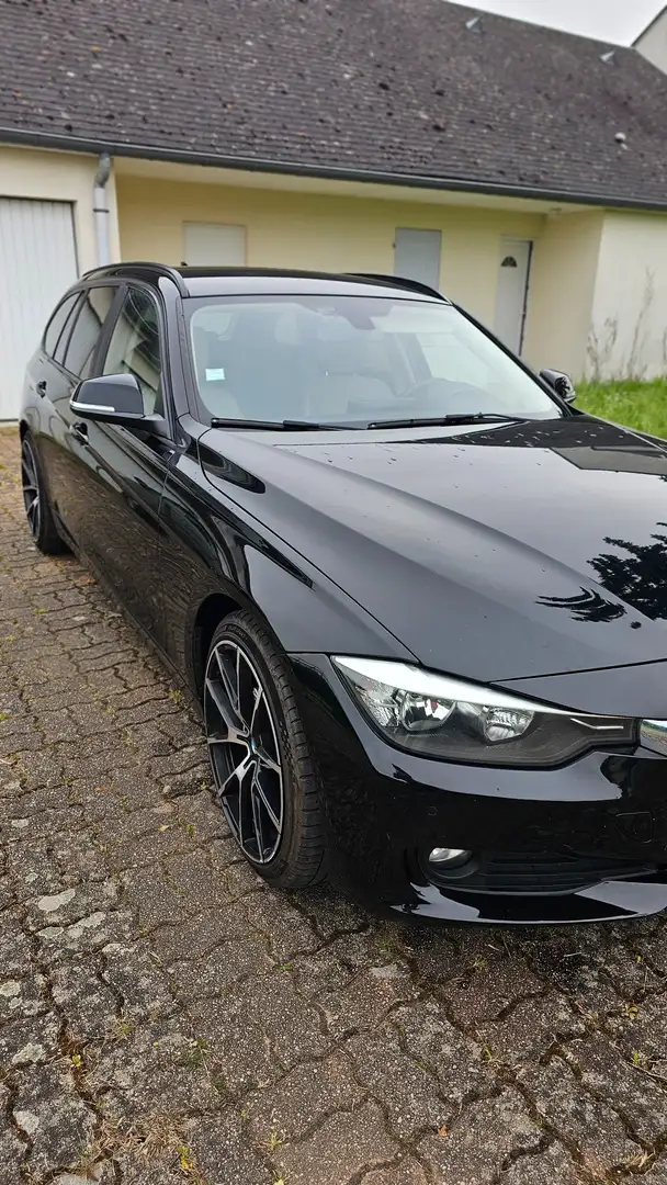 BMW 320 Touring 320d 184 ch 125 g Lounge Noir - 1