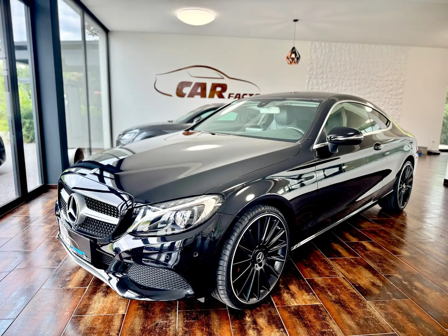 Mercedes-Benz C 180 COUPE * AUTOMATIK * 20 ZOLL AMG DESIGN * LED * Schwarz - 2