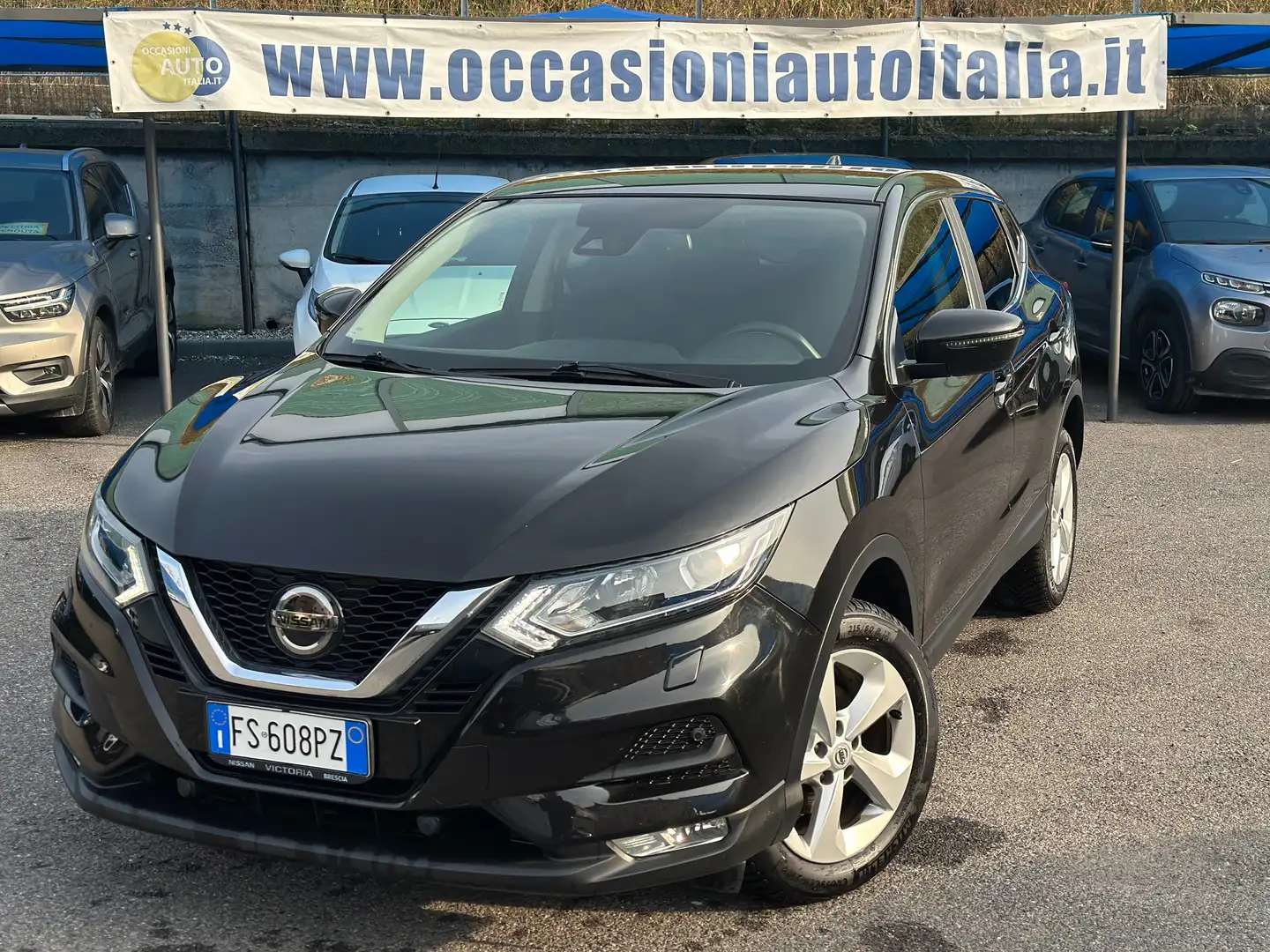 Nissan Qashqai 1.5 dci Business 110cv Zwart - 1