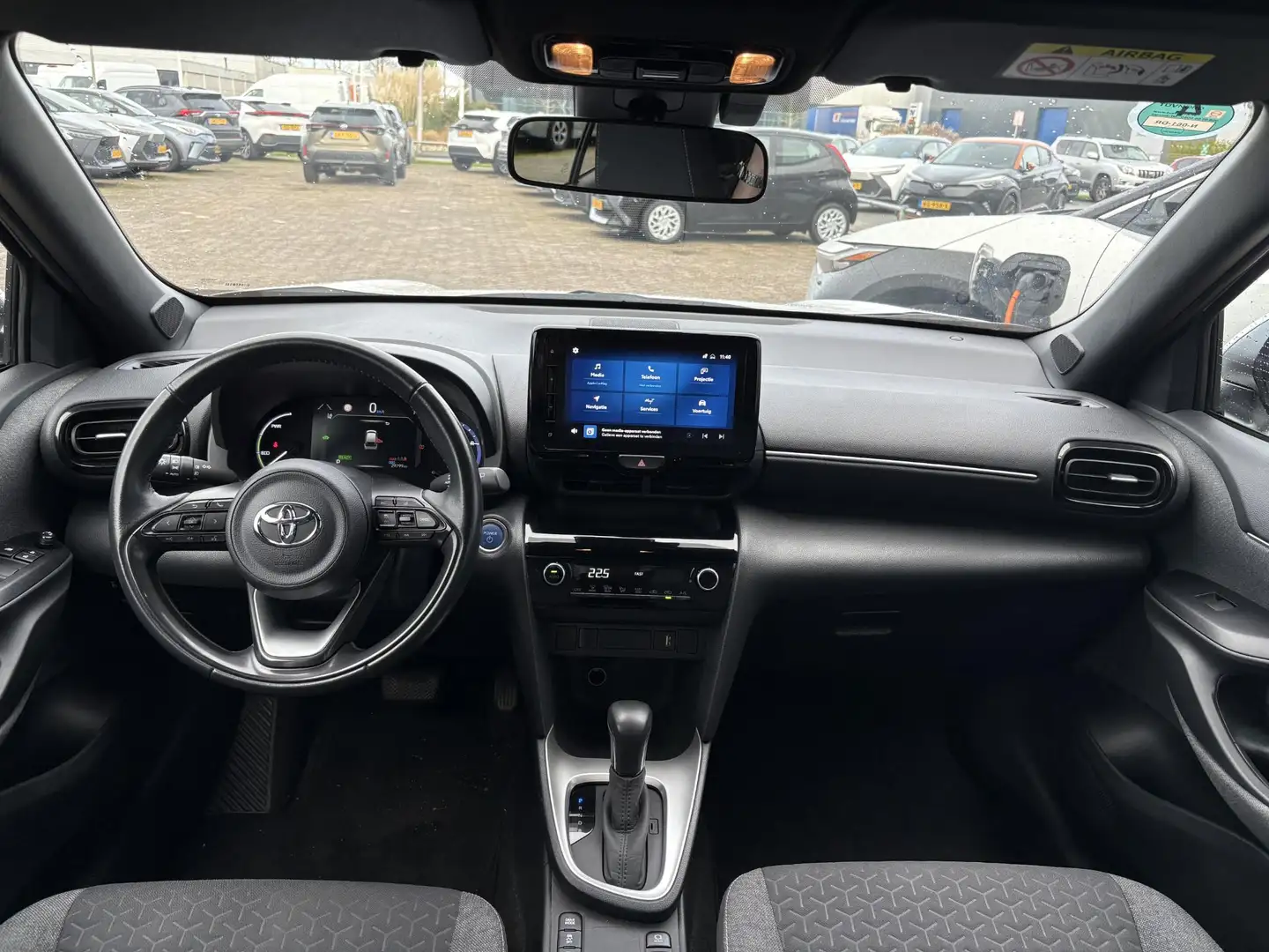Toyota Yaris Cross 1.5 Hybrid First Edition Wit - 2