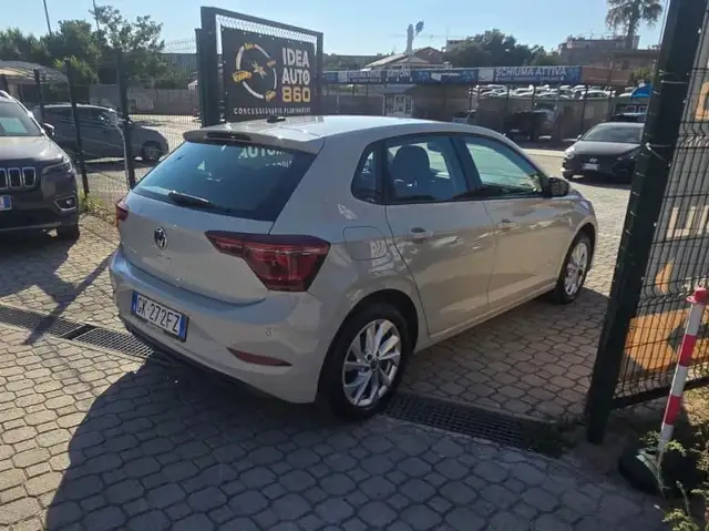 Volkswagen Polo view 6