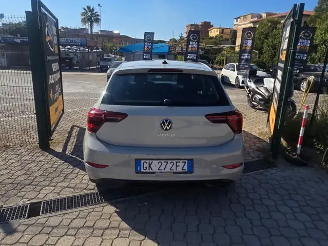 Volkswagen Polo view 5