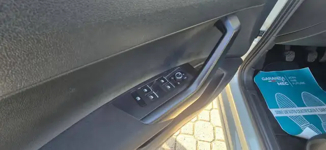 Volkswagen Polo view 14