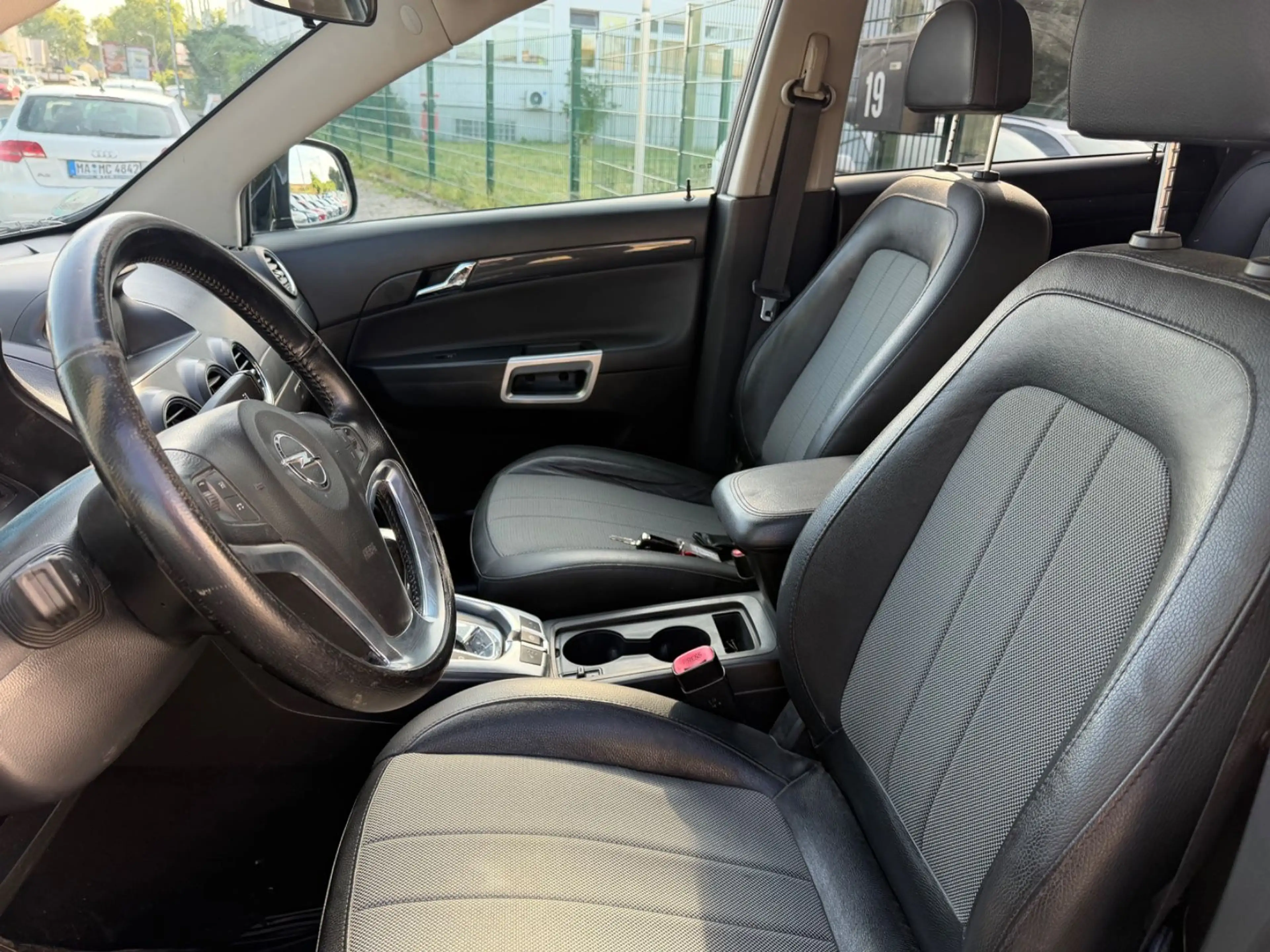 Opel Antara 2.2 CDTI Design Edition 4x4 / 1.Hand — photo 8