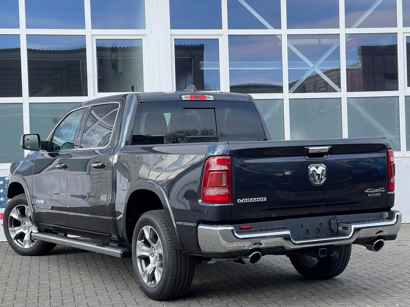 Dodge RAM 1500 Laramie 4x4 Pano Prins LED PDC Leder Grau - 2